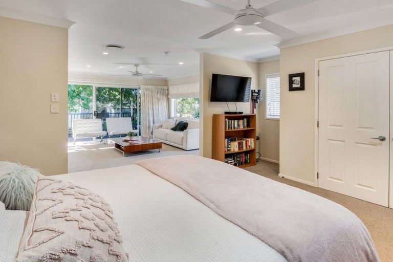 Photo of property in 5 Seymour Road, Mellons Bay, Auckland, 2014