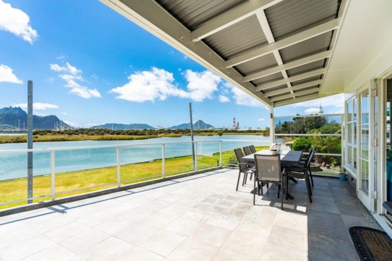 Photo of property in 30 Albany Road, One Tree Point, 0118