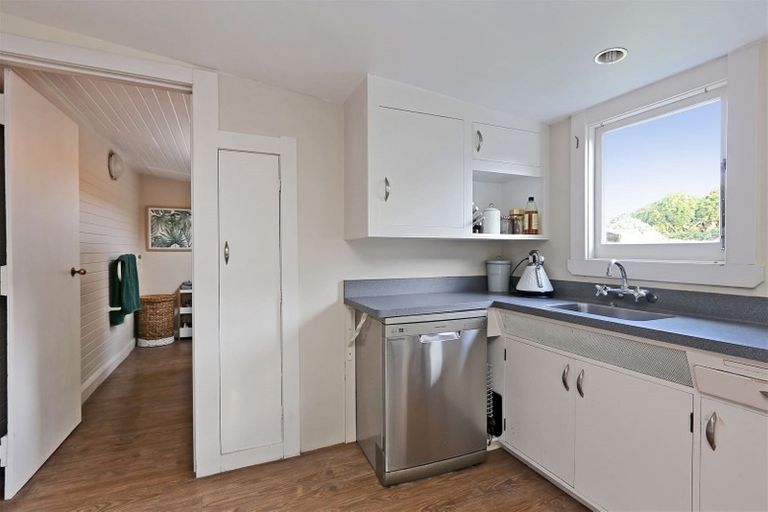 Photo of property in 2/707 Queen Street East, Parkvale, Hastings, 4122