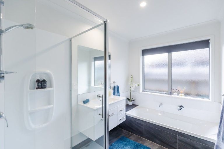 Photo of property in 55 Edgeview Crescent, Fitzroy, Hamilton, 3206