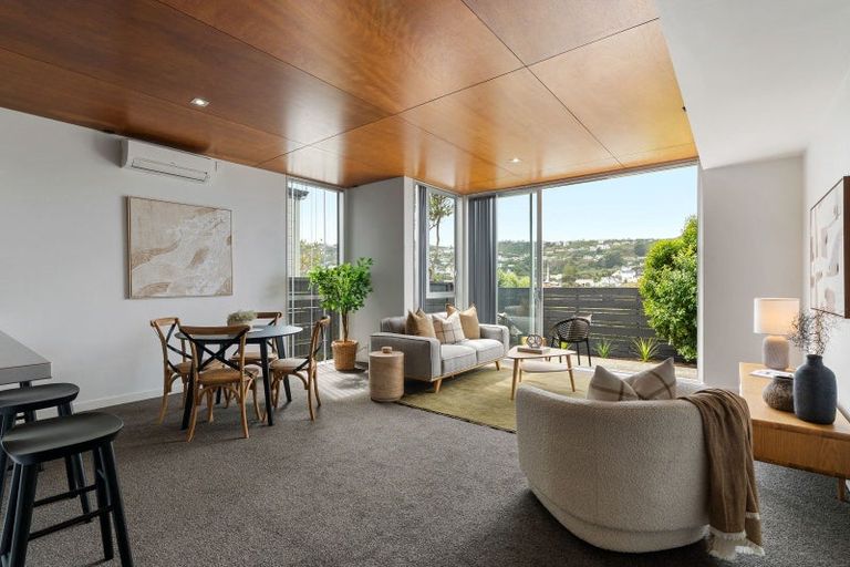 Photo of property in 12/3 Severn Street, Island Bay, Wellington, 6023