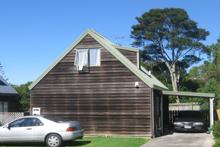 Photo of property in 19 Caspian Close, New Lynn, Auckland, 0600