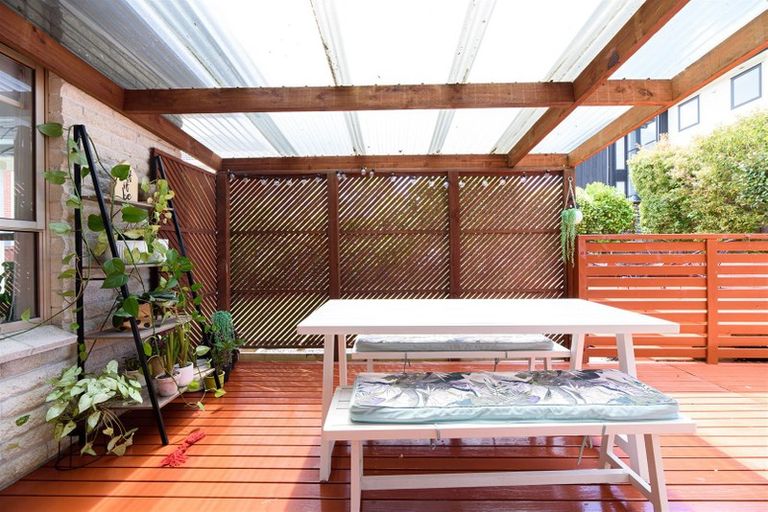 Photo of property in 1/5 Gulf View Road, Murrays Bay, Auckland, 0630