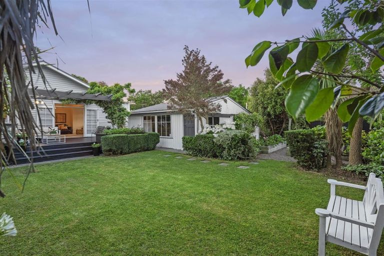 Photo of property in 8 Scotston Avenue, St Albans, Christchurch, 8052