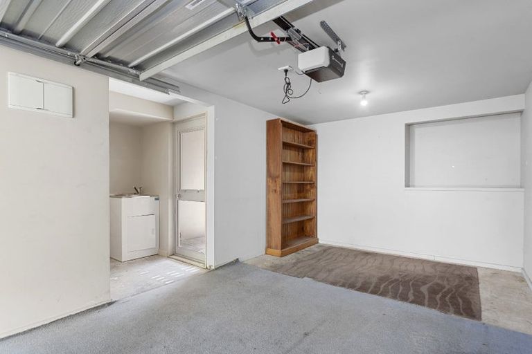 Photo of property in 2/3 Grove Road, Addington, Christchurch, 8024