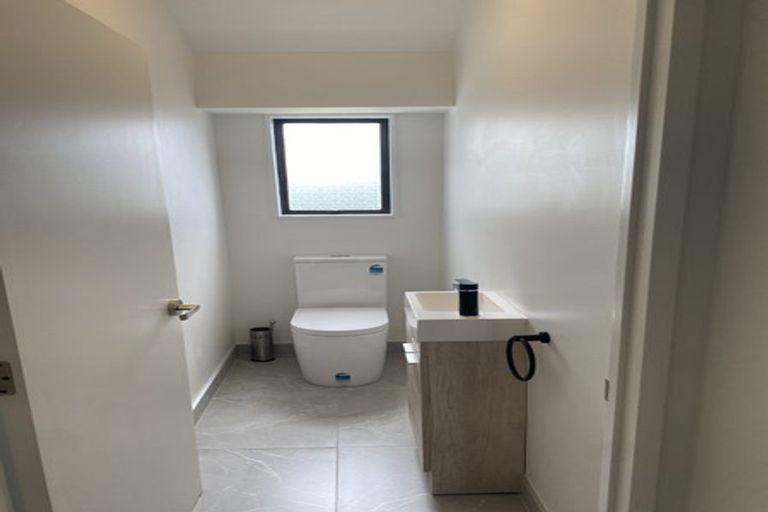 Photo of property in 1/3 Ceramco Place, Torbay, Auckland, 0630