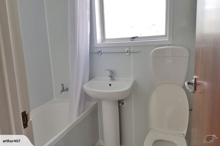 Photo of property in 3/11 Alston Avenue, Kelston, Auckland, 0602