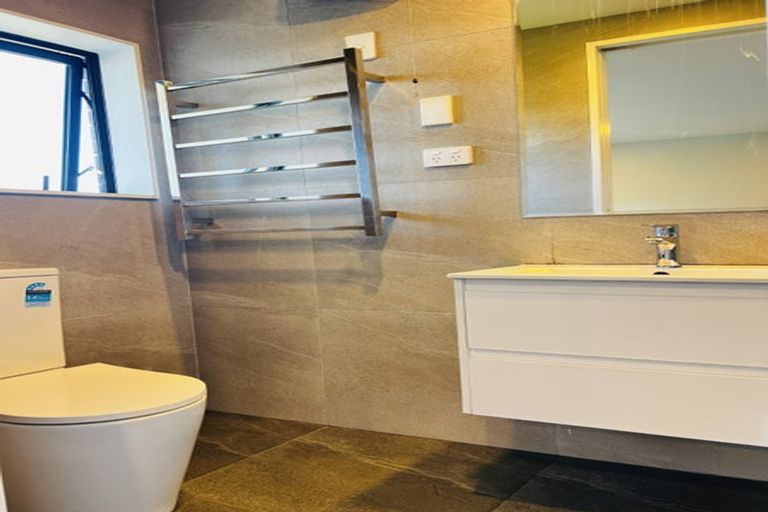 Photo of property in 1 Hanga Place, Papatoetoe, 2024