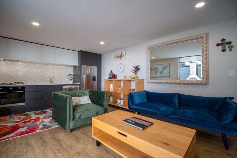 Photo of property in 1a Mission Street, Moturoa, New Plymouth, 4310