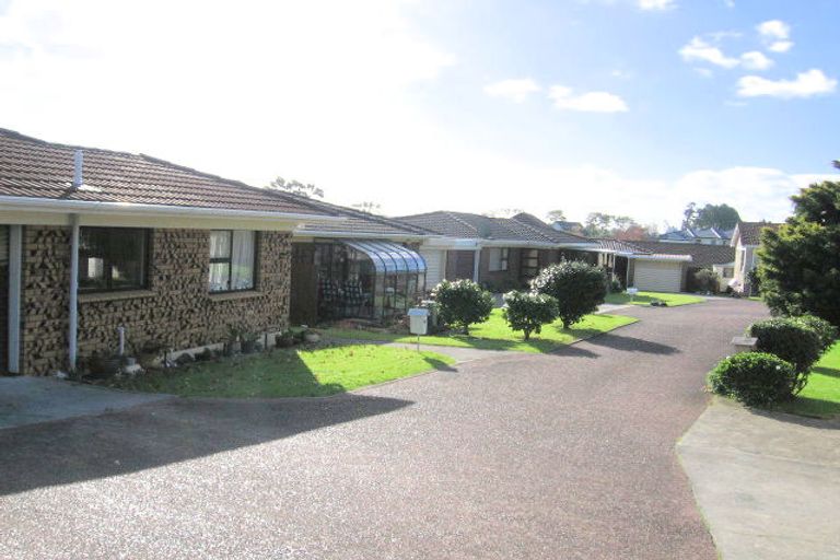 Photo of property in 3/108b Pakuranga Road, Pakuranga, Auckland, 2010