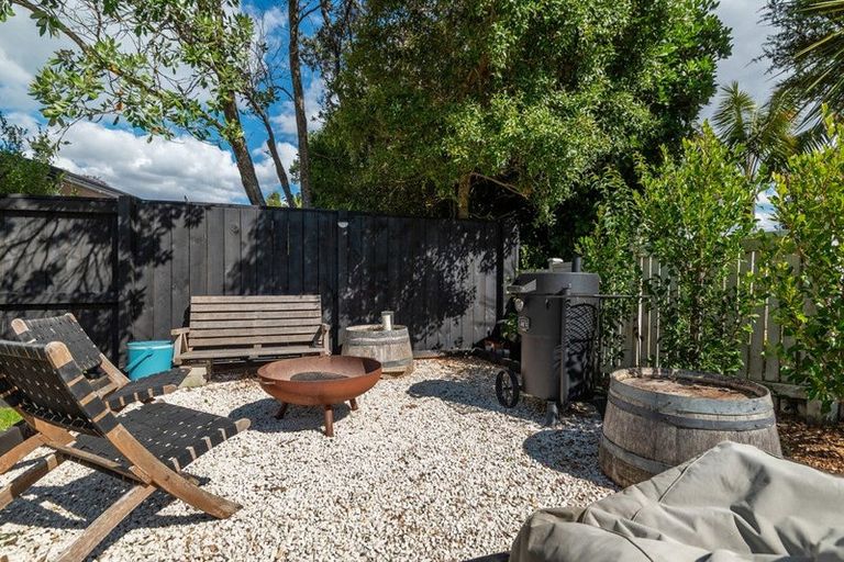 Photo of property in 3 Council Terrace, Northcote Point, Auckland, 0627