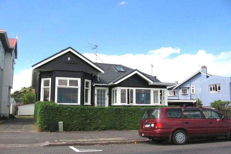 Photo of property in 17 Queens Parade, Devonport, Auckland, 0624