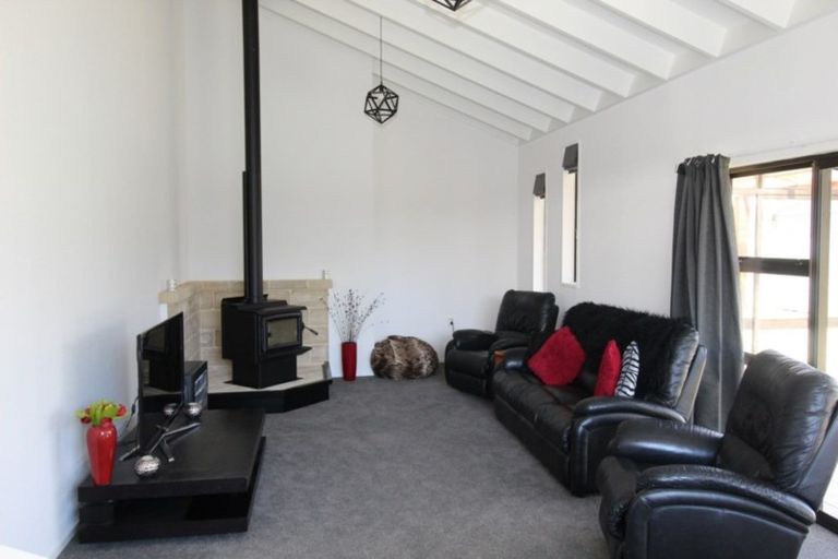 Photo of property in 25 Smith Street, Waimate, 7924