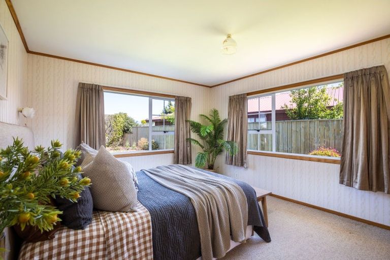 Photo of property in 7 Boulevard Drive, Merrilands, New Plymouth, 4312