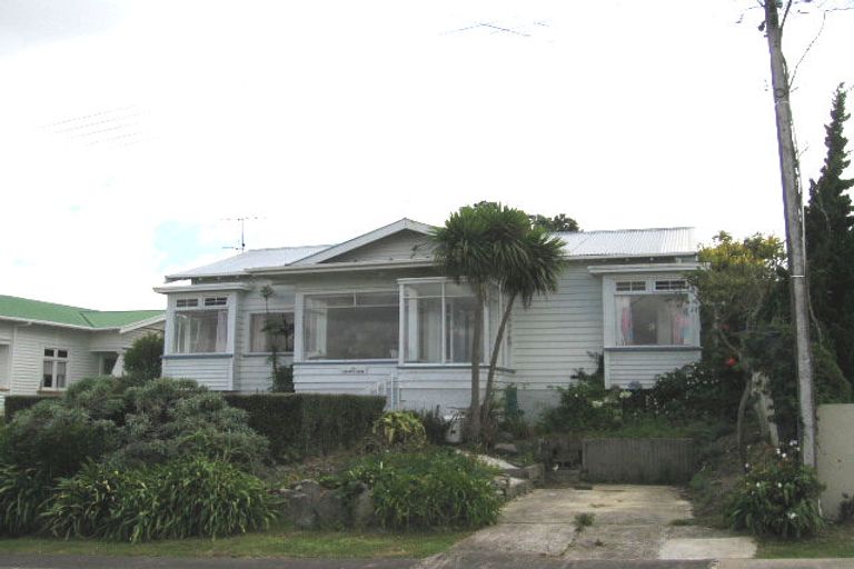 Photo of property in 5 Wanganella Street, Birkenhead, Auckland, 0626