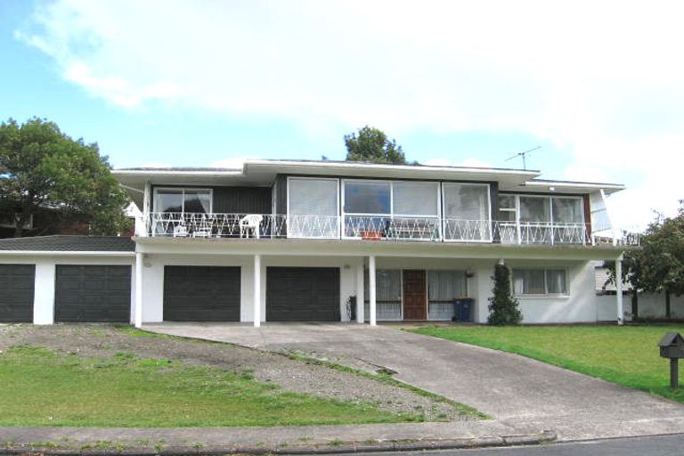 Photo of property in 4 Spence Road, Henderson, Auckland, 0612