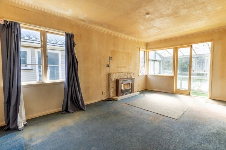 Photo of property in 20 Raroa Terrace, Tawa, Wellington, 5028