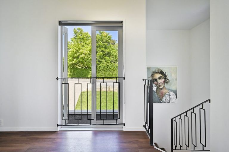 Photo of property in 3 Hikanui Drive, Havelock North, 4130