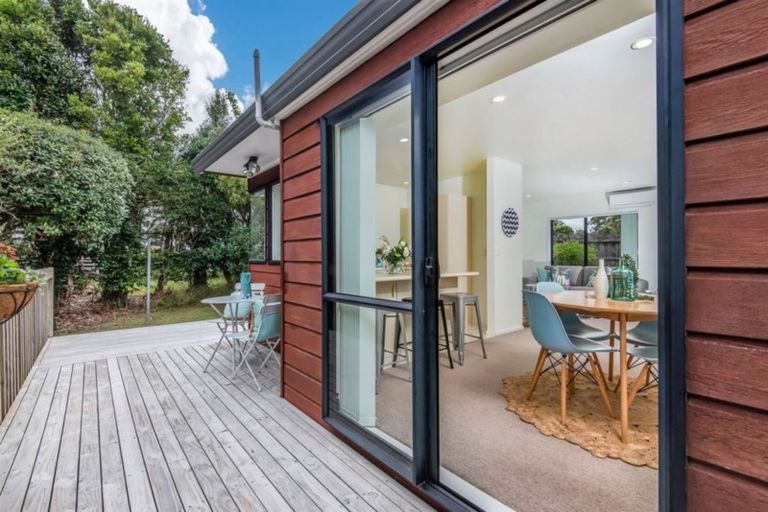 Photo of property in 2/55 Seaview Road, Glenfield, Auckland, 0629