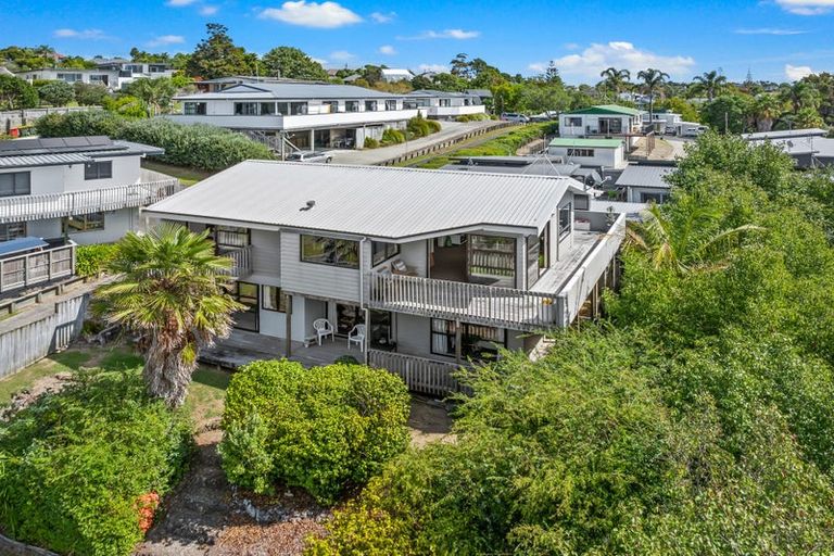 Photo of property in 33 Gledstane Road, Stanmore Bay, Whangaparaoa, 0932