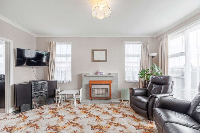 Photo of property in 9 Carlisle Street, Levin, 5510