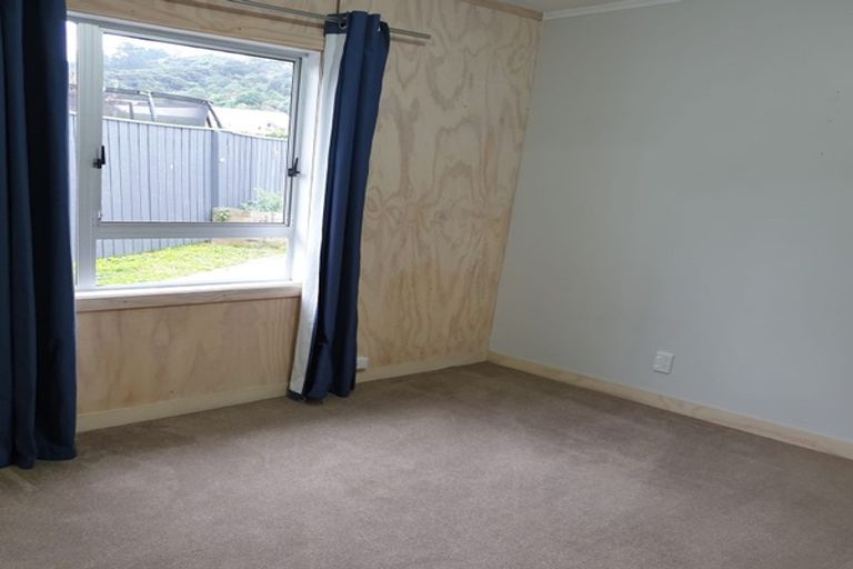 Photo of property in 52 Stokes Valley Road, Stokes Valley, Lower Hutt, 5019