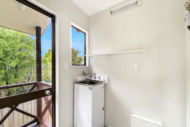 Photo of property in 1/23 Flaunty Place, West Harbour, Auckland, 0618