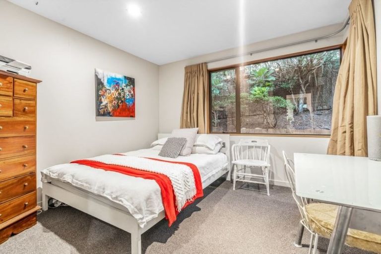 Photo of property in 2 Te Wharau Drive, Greenhithe, Auckland, 0632