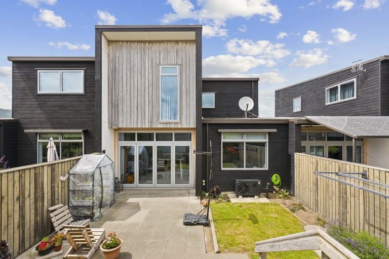 Photo of property in 39 Te Ara Kawakahia, Waikanae, 5036