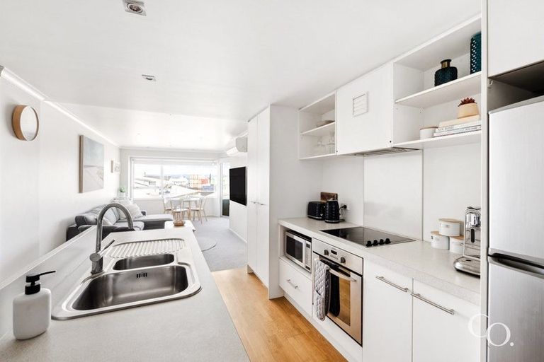 Photo of property in Algarve Apartments, 213/332 Maunganui Road, Mount Maunganui, 3116