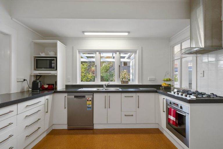 Photo of property in 44 Manapouri Crescent, Hokowhitu, Palmerston North, 4410