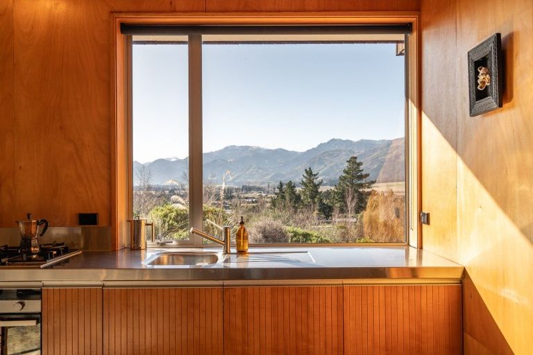 Photo of property in 25 Fort Place, Hawea Flat, Lake Hawea, 9382