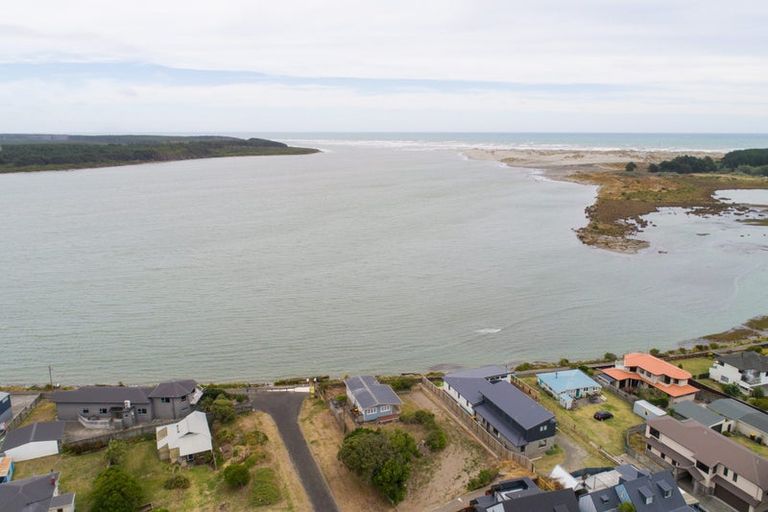 Photo of property in 18 Robbie Street, Foxton Beach, Foxton, 4815