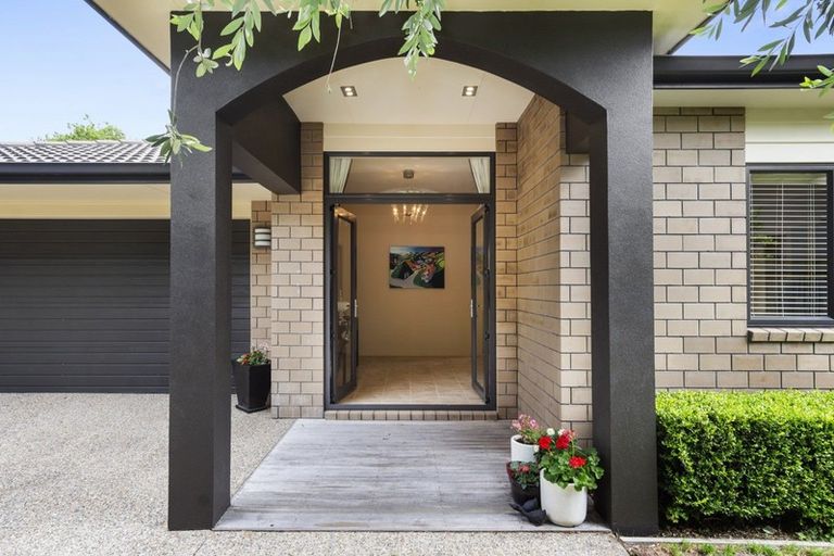 Photo of property in 10 Piha Close, Papamoa Beach, Papamoa, 3118