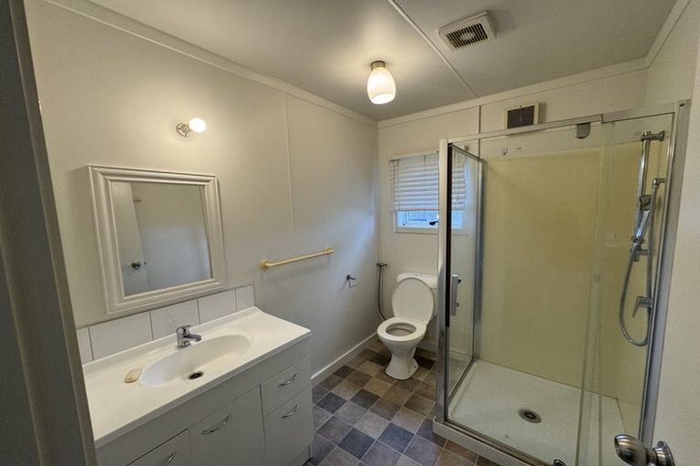 Photo of property in 2 Fields Road, Manurewa, Auckland, 2102