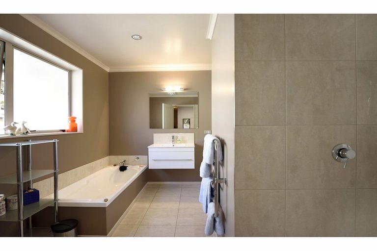 Photo of property in 6 Berkshire Place, Stoke, Nelson, 7011