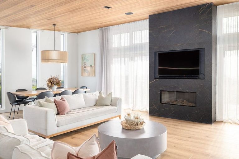 Photo of property in 83 Major Hornbrook Road, Mount Pleasant, Christchurch, 8081