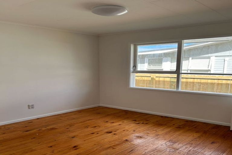 Photo of property in 12 Burbridge Road, Favona, Auckland, 2024