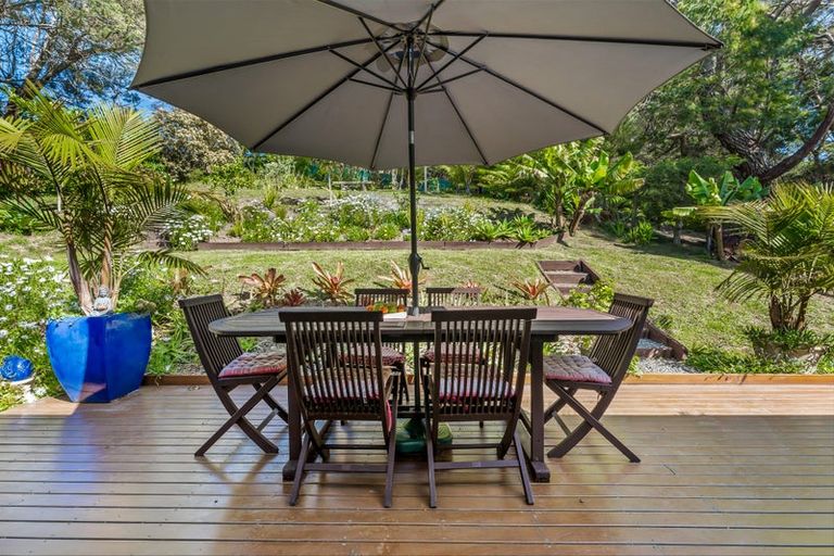 Photo of property in 5b Hobbs Road, Matakatia, Whangaparaoa, 0930