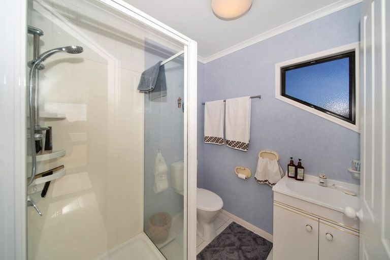 Photo of property in 12 Taylor Place, Merrilands, New Plymouth, 4312