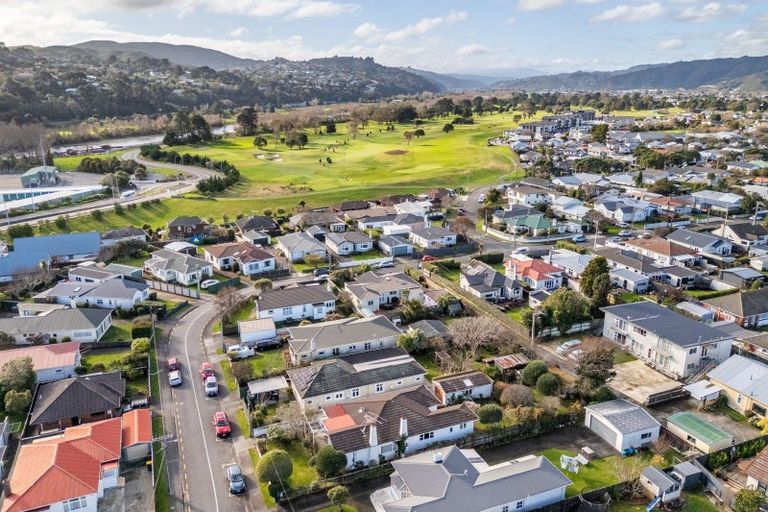 Photo of property in 35 Ropata Crescent, Boulcott, Lower Hutt, 5010