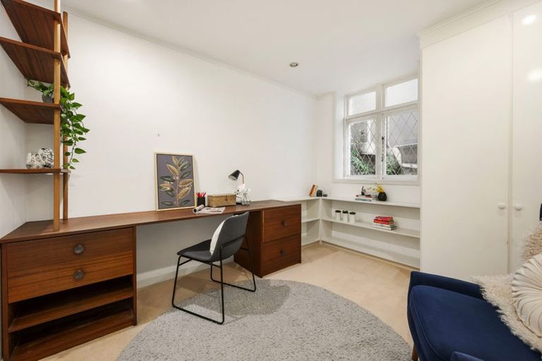 Photo of property in 4 Wesley Road, Kelburn, Wellington, 6012