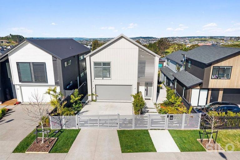 Photo of property in 35 Kikorangi Drive, Wainui, Silverdale, 0992