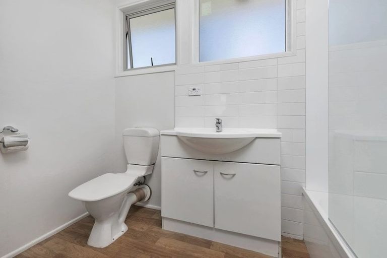 Photo of property in 2/260 Birkdale Road, Birkdale, Auckland, 0626