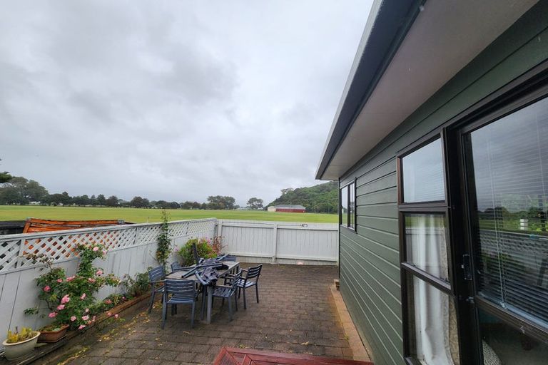 Photo of property in 182a Whites Line East, Waiwhetu, Lower Hutt, 5010