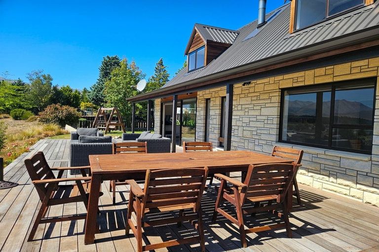 Photo of property in 4 Hamilton Drive, Lake Tekapo, 7999