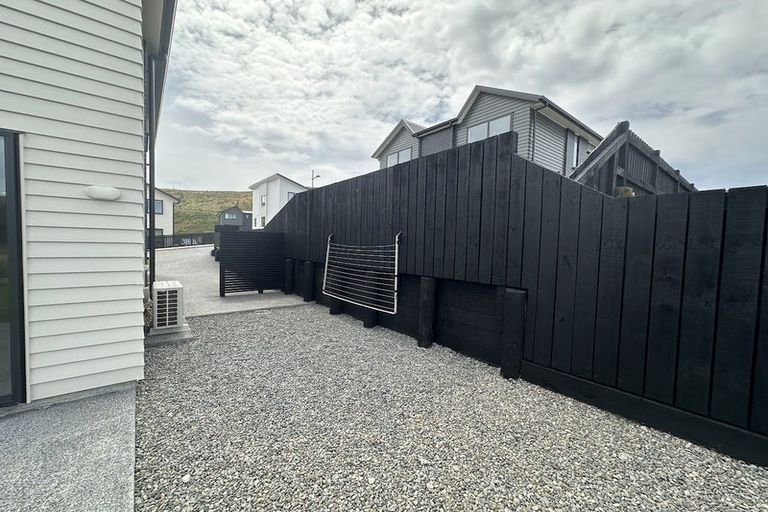 Photo of property in 32 Bee Lane, Whitby, Porirua, 5024