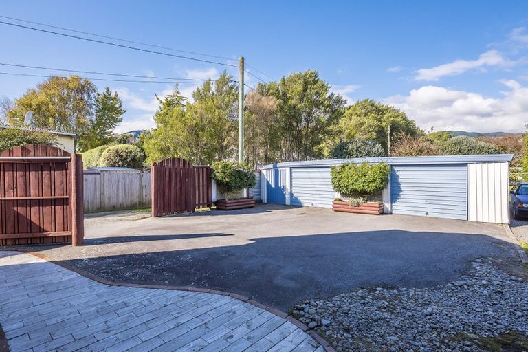Photo of property in 202 Matai Road, Raumati Beach, Paraparaumu, 5032