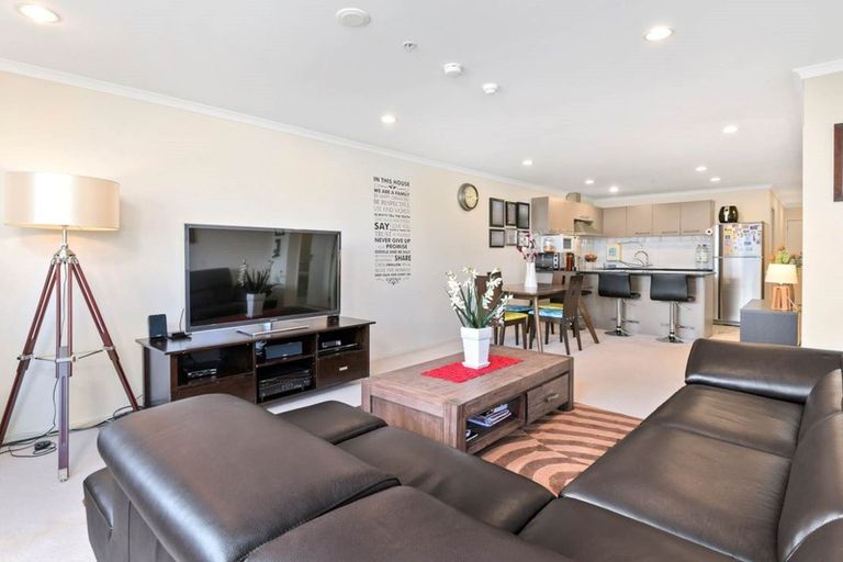 Photo of property in 504/26 Remuera Road, Newmarket, Auckland, 1050