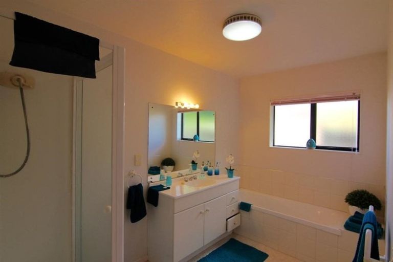 Photo of property in 1/9 Kells Place, Botany Downs, Auckland, 2010